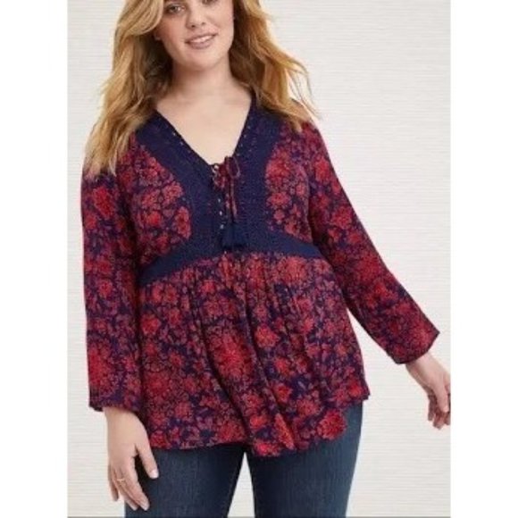 torrid Tops - Torrid | Lace-Up Babydoll Tunic Top - Crinkle Gauze Floral Red/Navy 5X